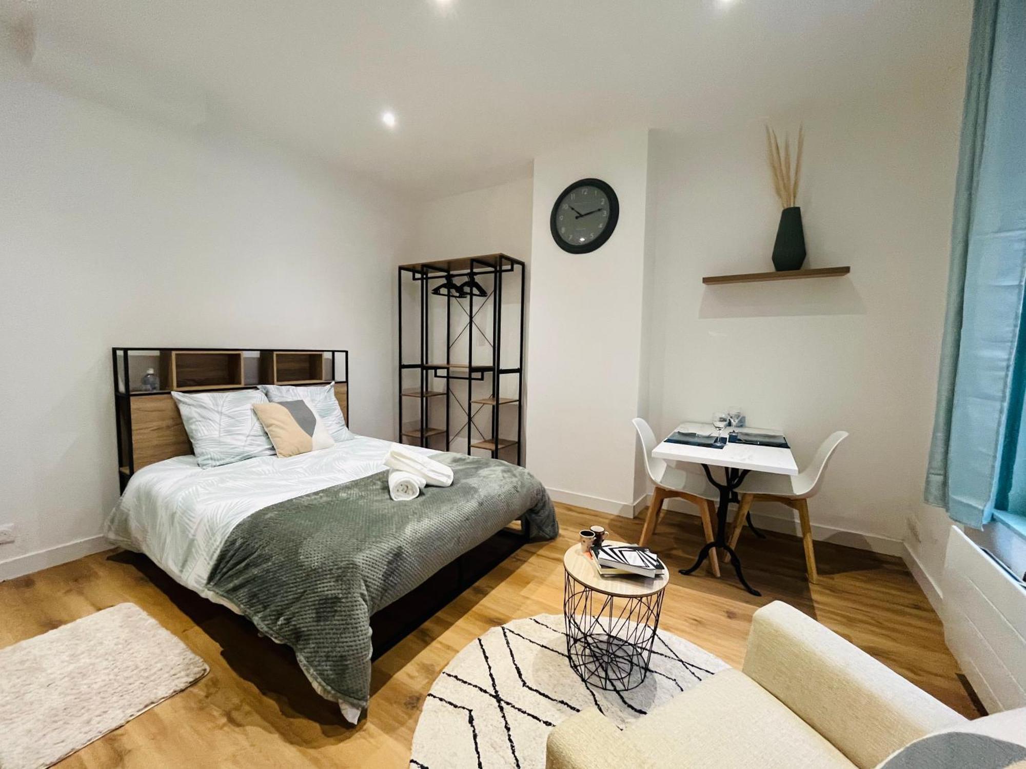 La Ruche Arrageoise - Parking Gratuit - Cozy - Grand Lit - Long Sejour Apartment Arras Luaran gambar