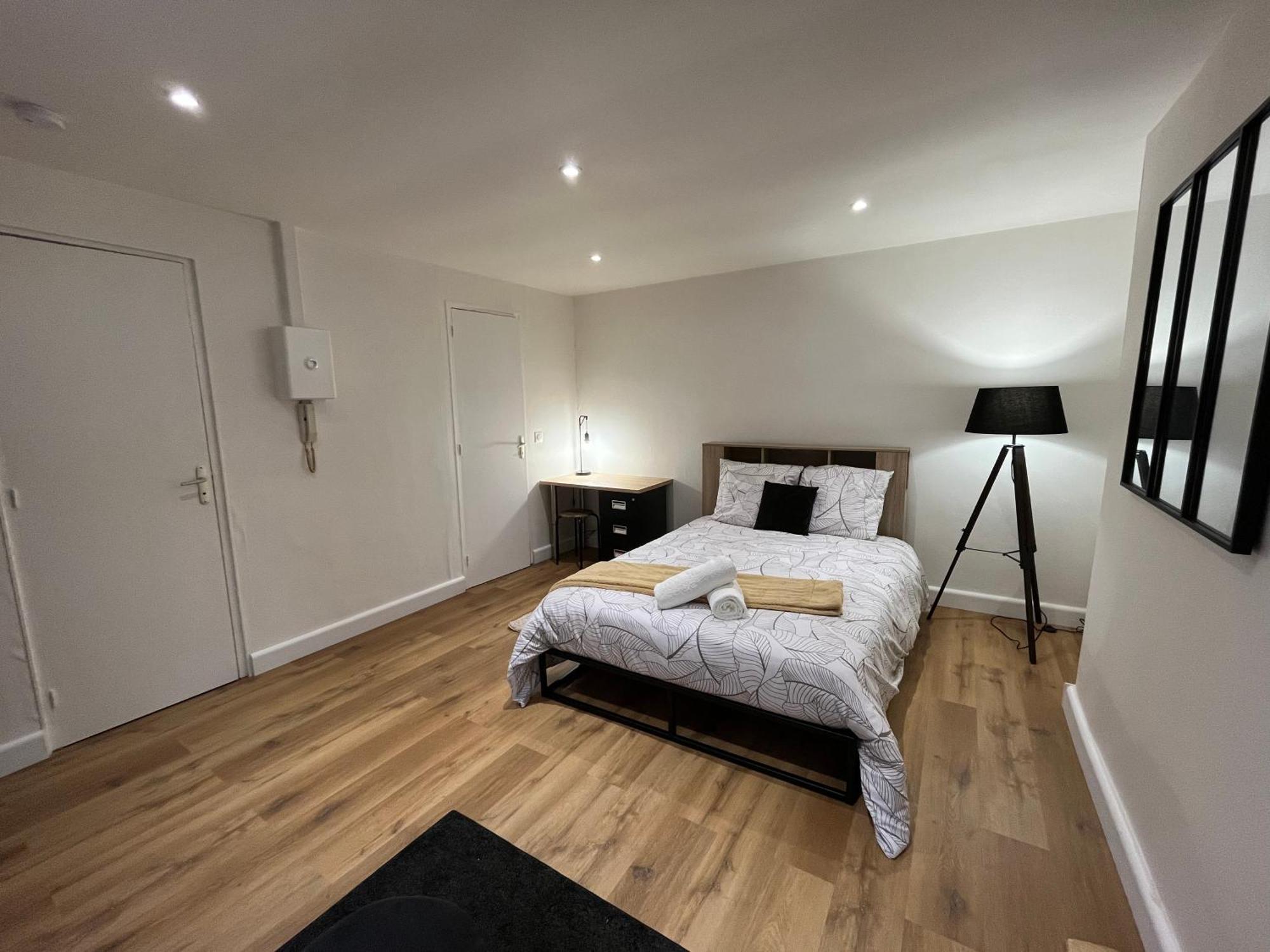 La Ruche Arrageoise - Parking Gratuit - Cozy - Grand Lit - Long Sejour Apartment Arras Luaran gambar