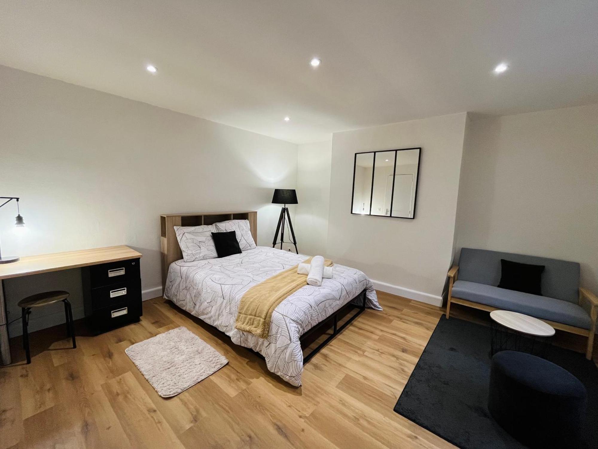 La Ruche Arrageoise - Parking Gratuit - Cozy - Grand Lit - Long Sejour Apartment Arras Luaran gambar