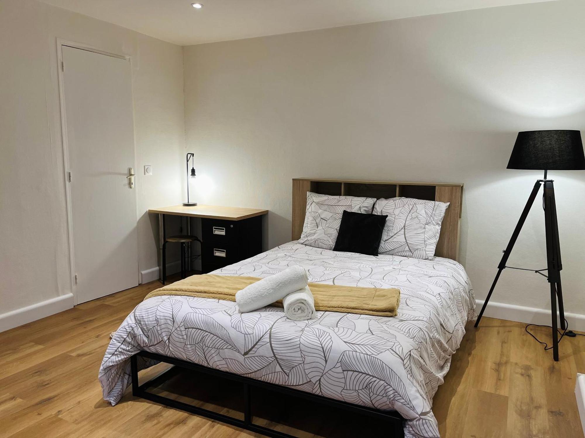 La Ruche Arrageoise - Parking Gratuit - Cozy - Grand Lit - Long Sejour Apartment Arras Luaran gambar