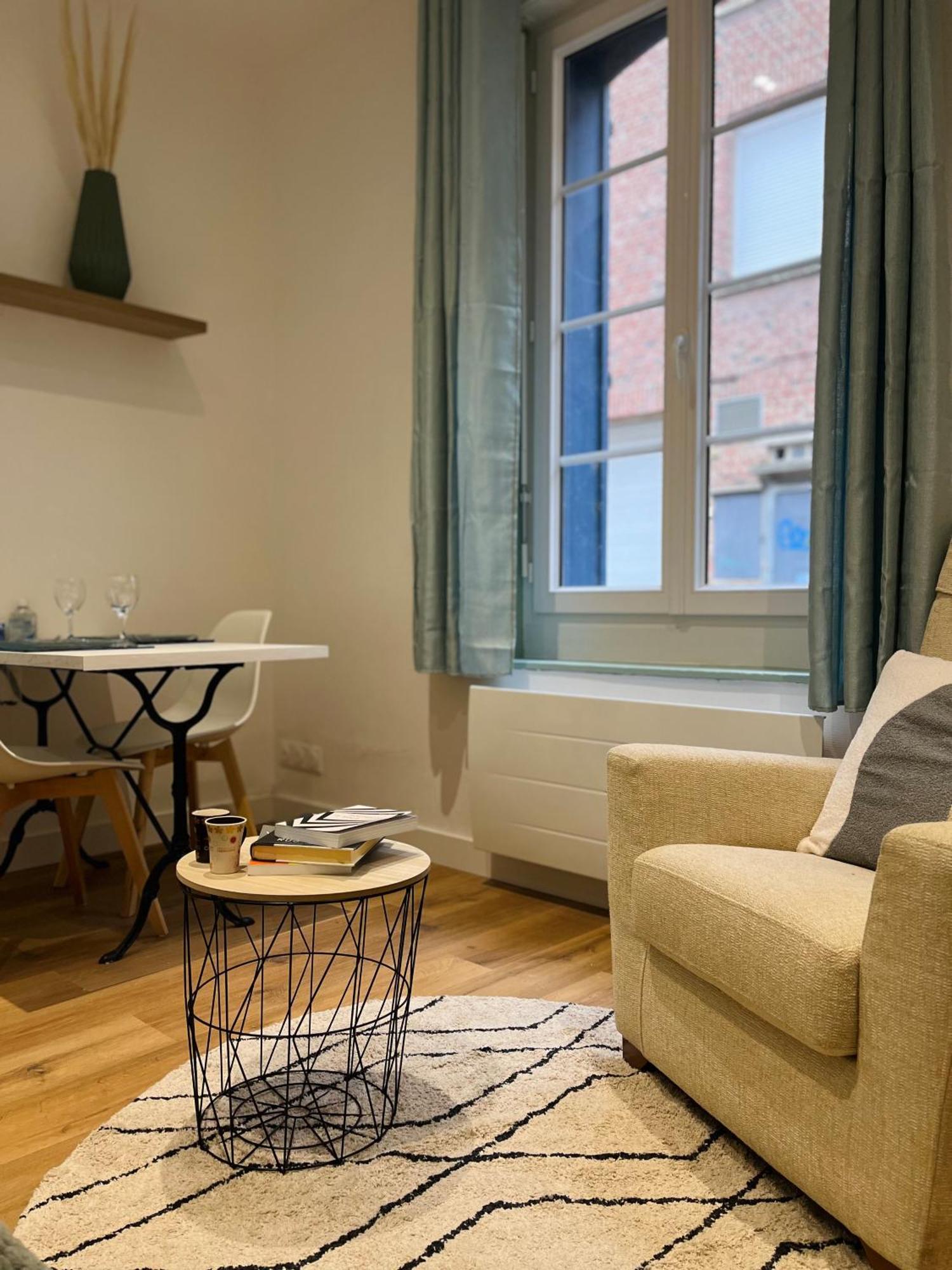 La Ruche Arrageoise - Parking Gratuit - Cozy - Grand Lit - Long Sejour Apartment Arras Luaran gambar